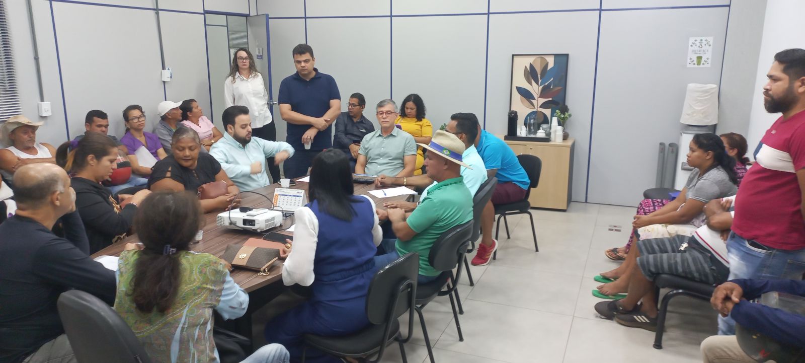 Reunião aconteceu na quinta-feira (17) na sala de reuniões da secretaria