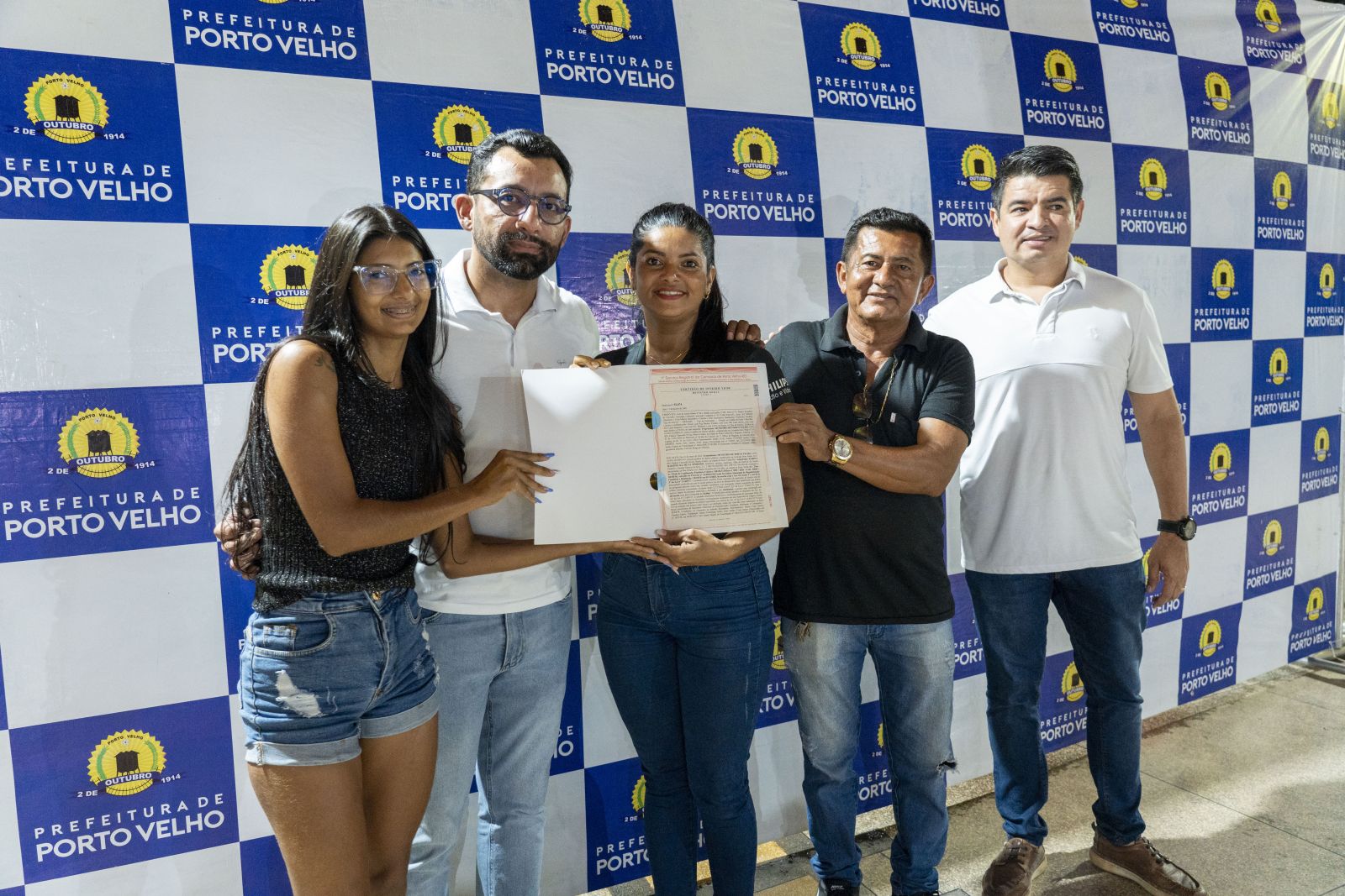 Programa entregou 45 títulos de propriedades no bairro Rosalina de Carvalho