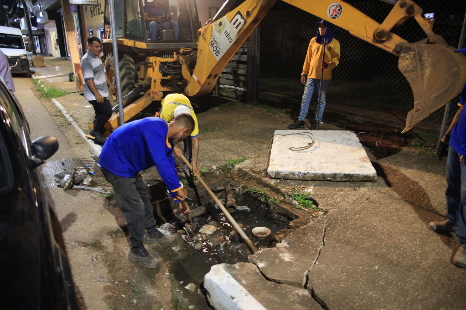 Ecobueiros impedem que detritos mais pesados e poluentes avancem pela tubulação