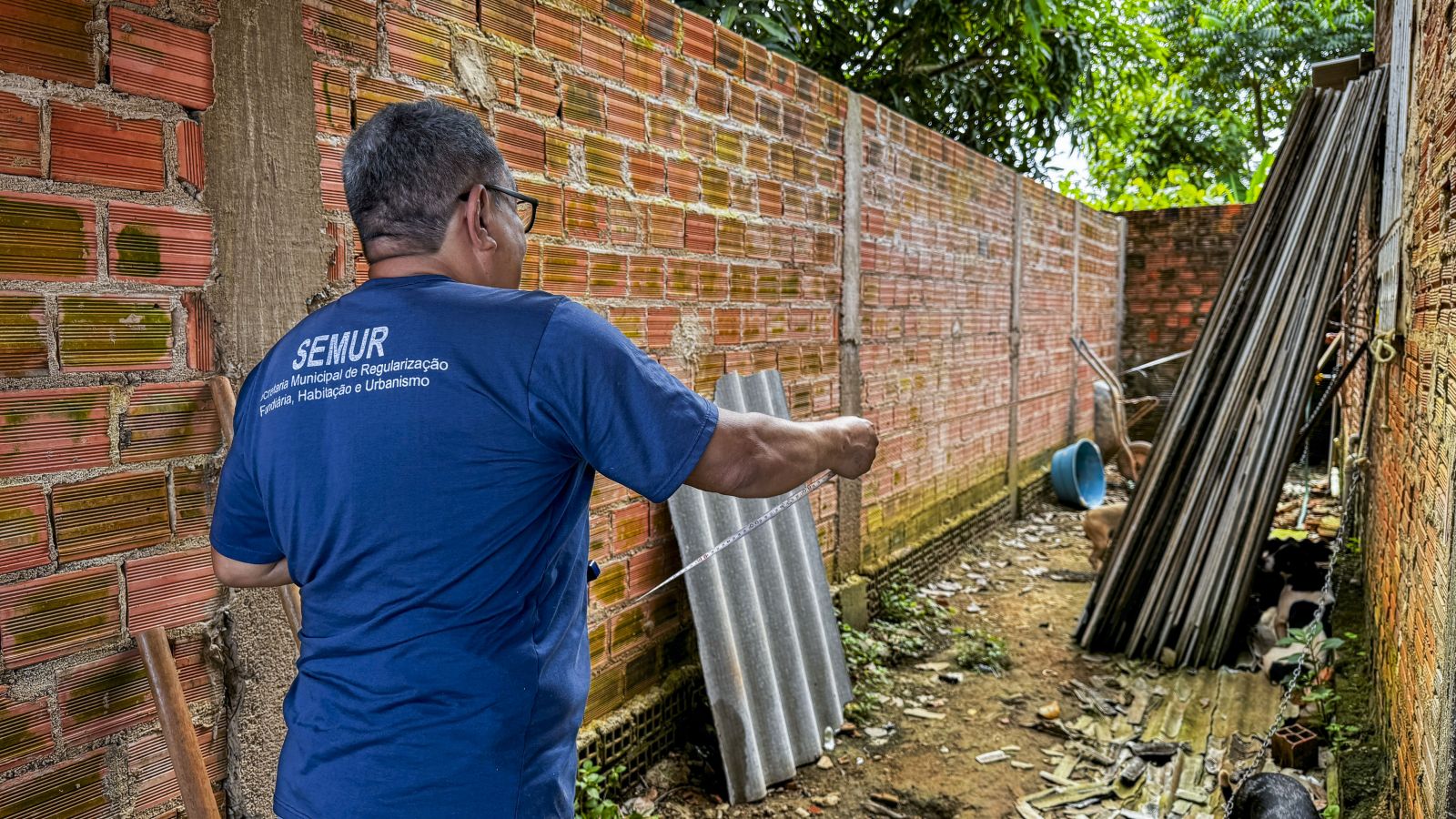 Servidores da Semur realizam a vistoria do imóvel e solicitação da presença do morador no atendimento na base