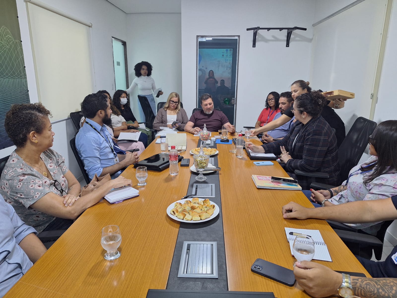 Participaram as equipes técnicas das duas secretarias para alinhar ações para desburocratizar os processos